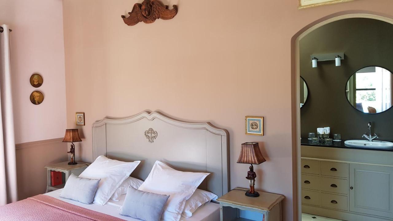 Pierres Blanches Bed & Breakfast Cotignac Exterior photo
