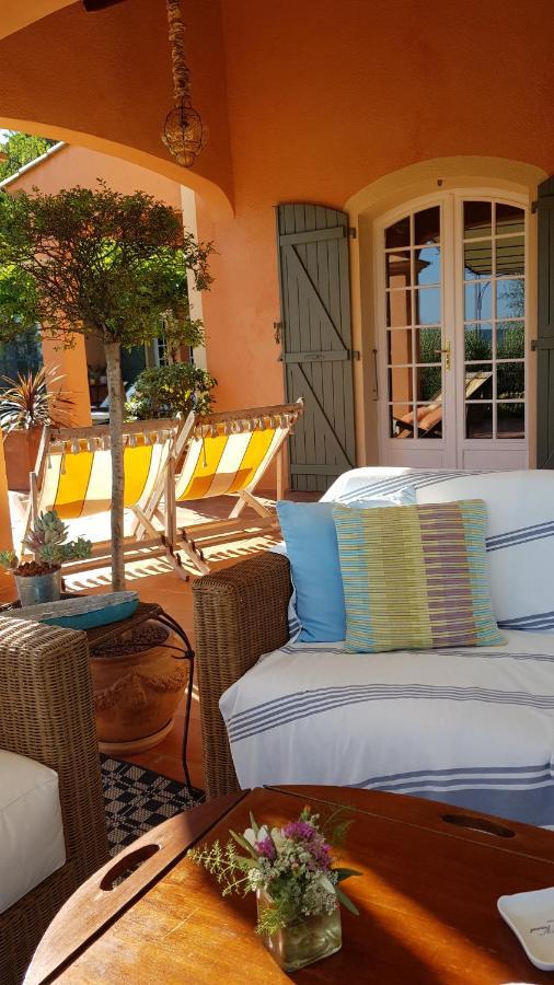 Pierres Blanches Bed & Breakfast Cotignac Exterior photo