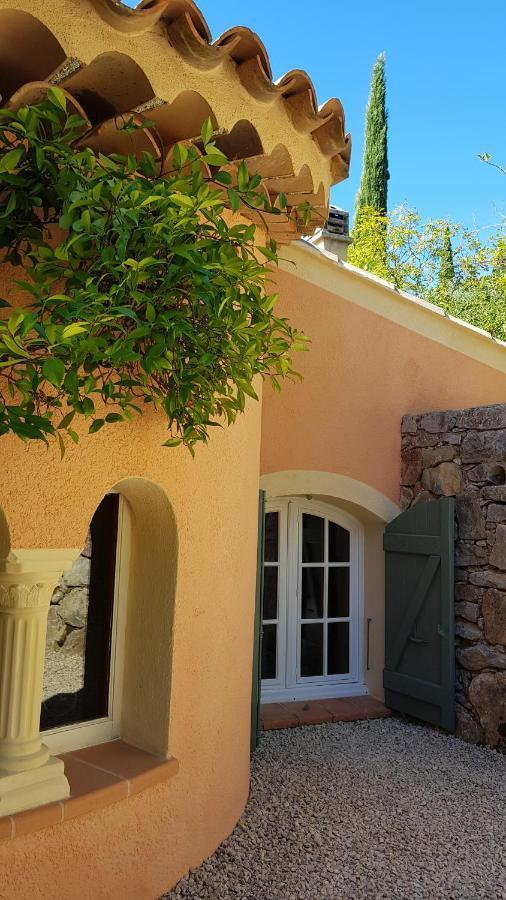 Pierres Blanches Bed & Breakfast Cotignac Exterior photo