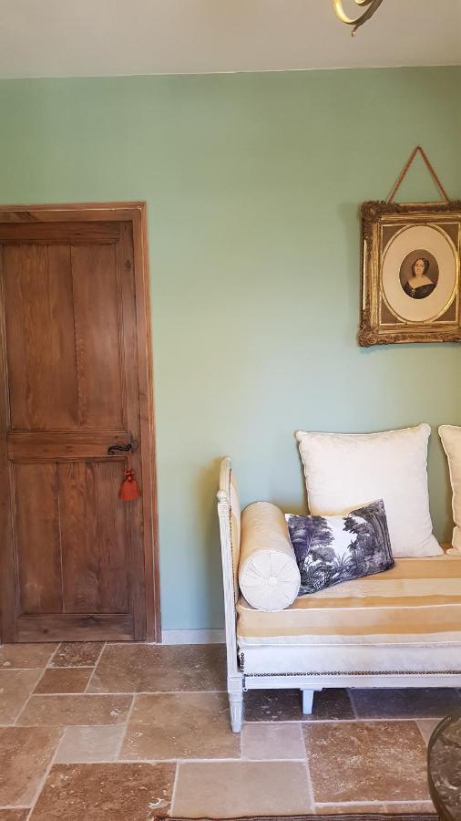 Pierres Blanches Bed & Breakfast Cotignac Exterior photo